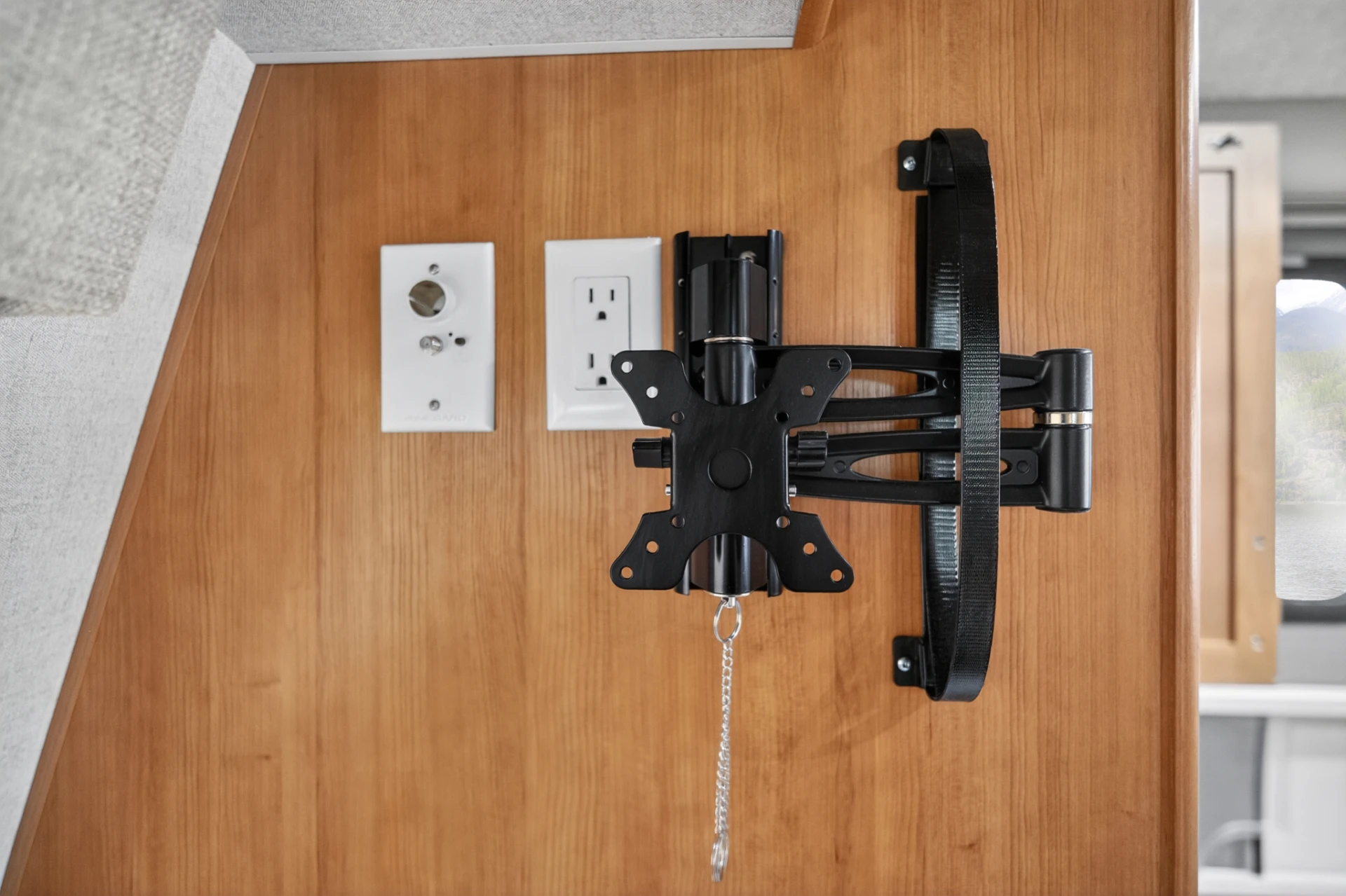 B17.5 gallery view 22